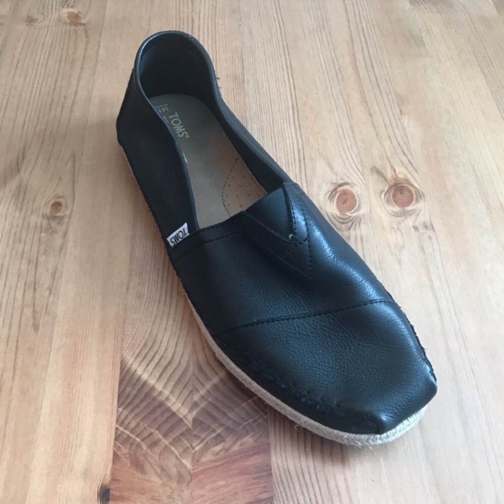 Toms Black Leather Right Shoe Only Amputee